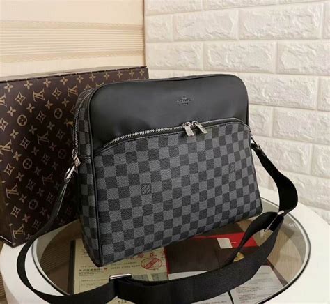 bolsas louis vuitton masculina|authentic Louis Vuitton bags.